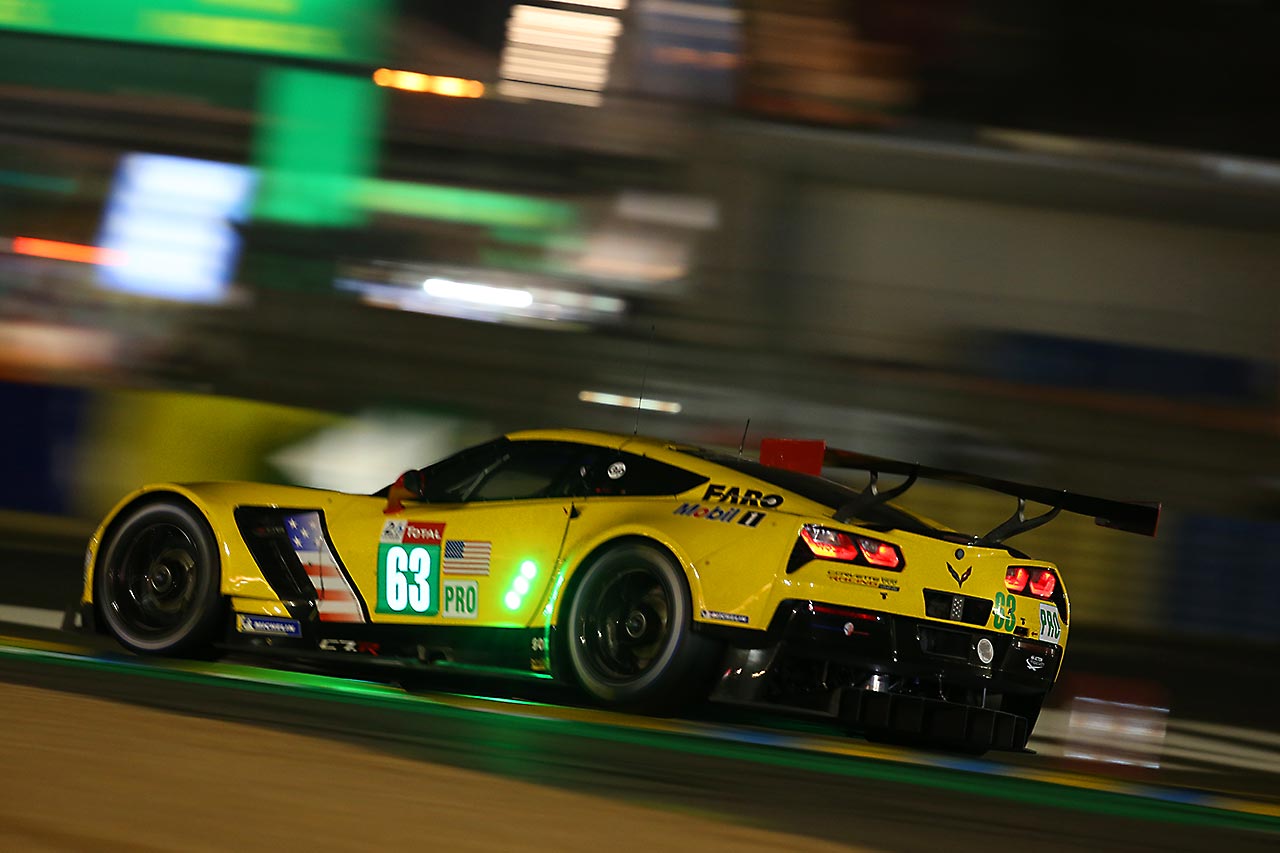 コルベット・レーシングの63号車コルベット