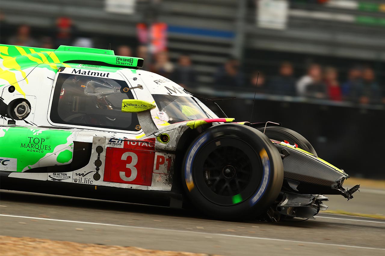 ユノディエールでガードレールにクラッシュした3号車レベリオン