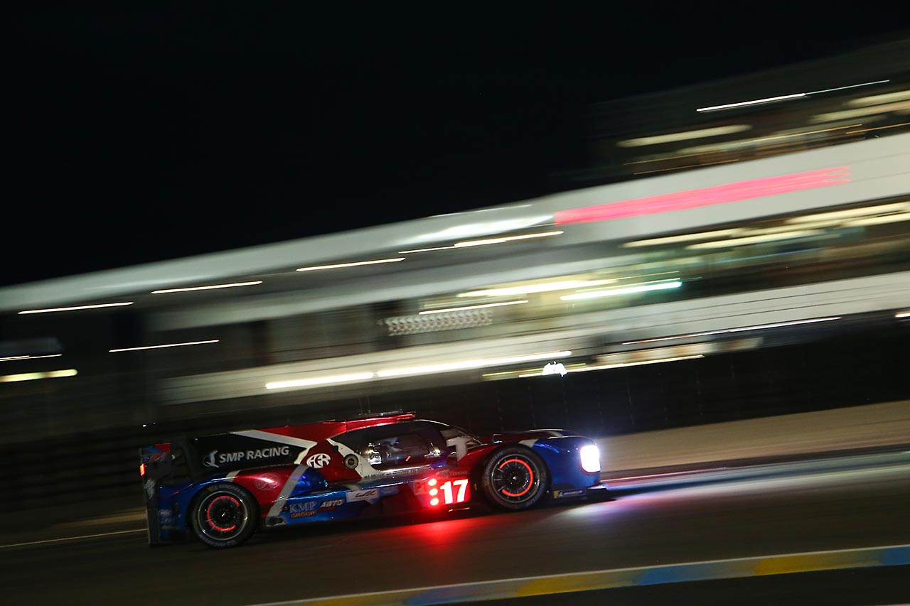 SMPレーシングの17号車BR1