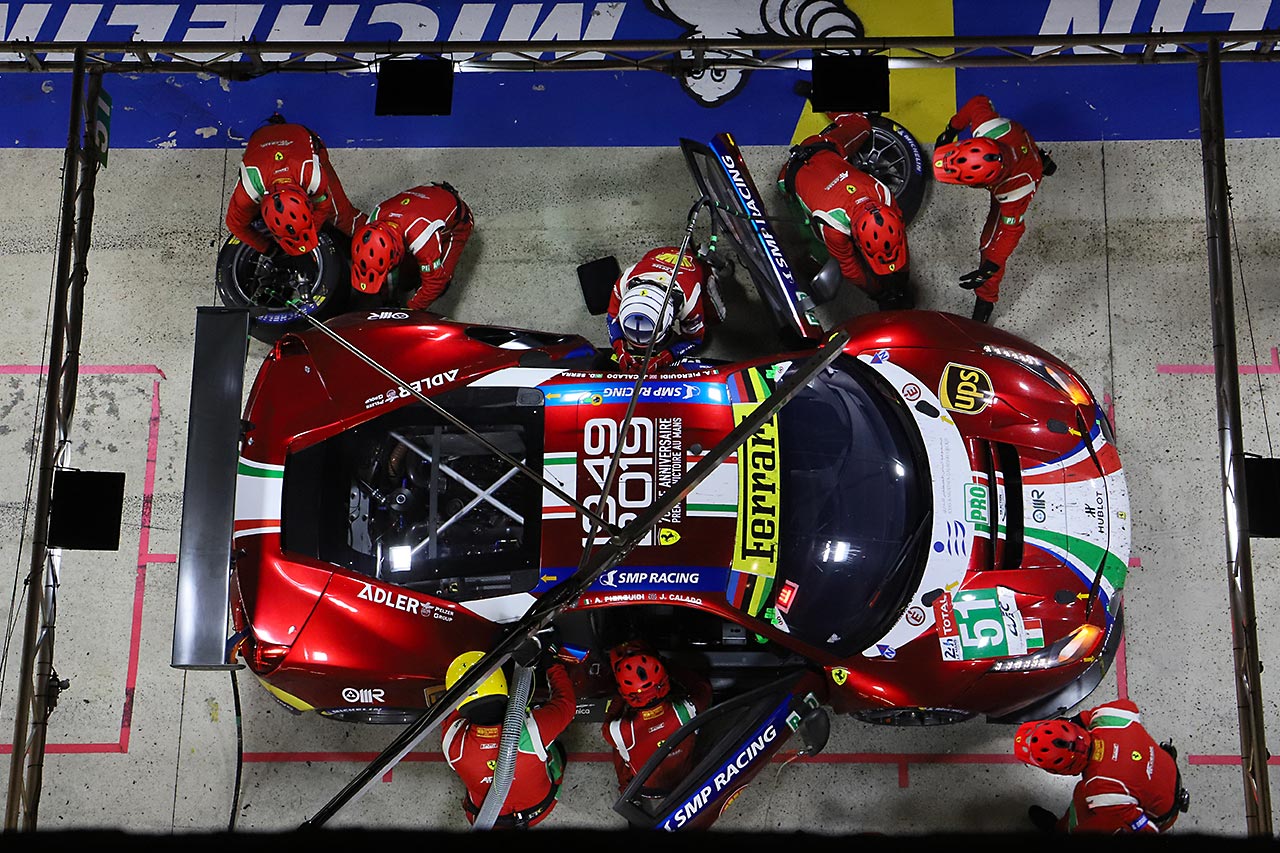 GTE Proのトップを争うAFコルセの51号車フェラーリ488 GTE Evo