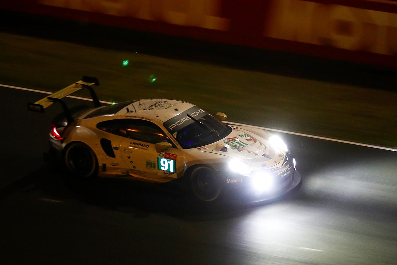 GTE Proクラスのトップに立っている91号車ポルシェ911 RSR