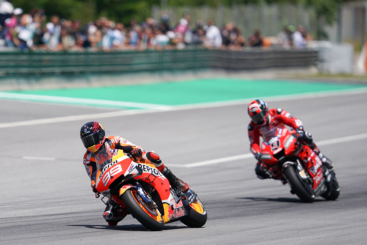 10番グリッドスタートのロレンソはオープニングラップで4番手まで順位を上げたのだが……