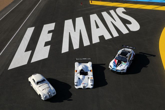BMWの歴代ル・マンカー。左からBMW 328ツーリング・クーペ、BMW V12 LMR、BMW M8 GTE