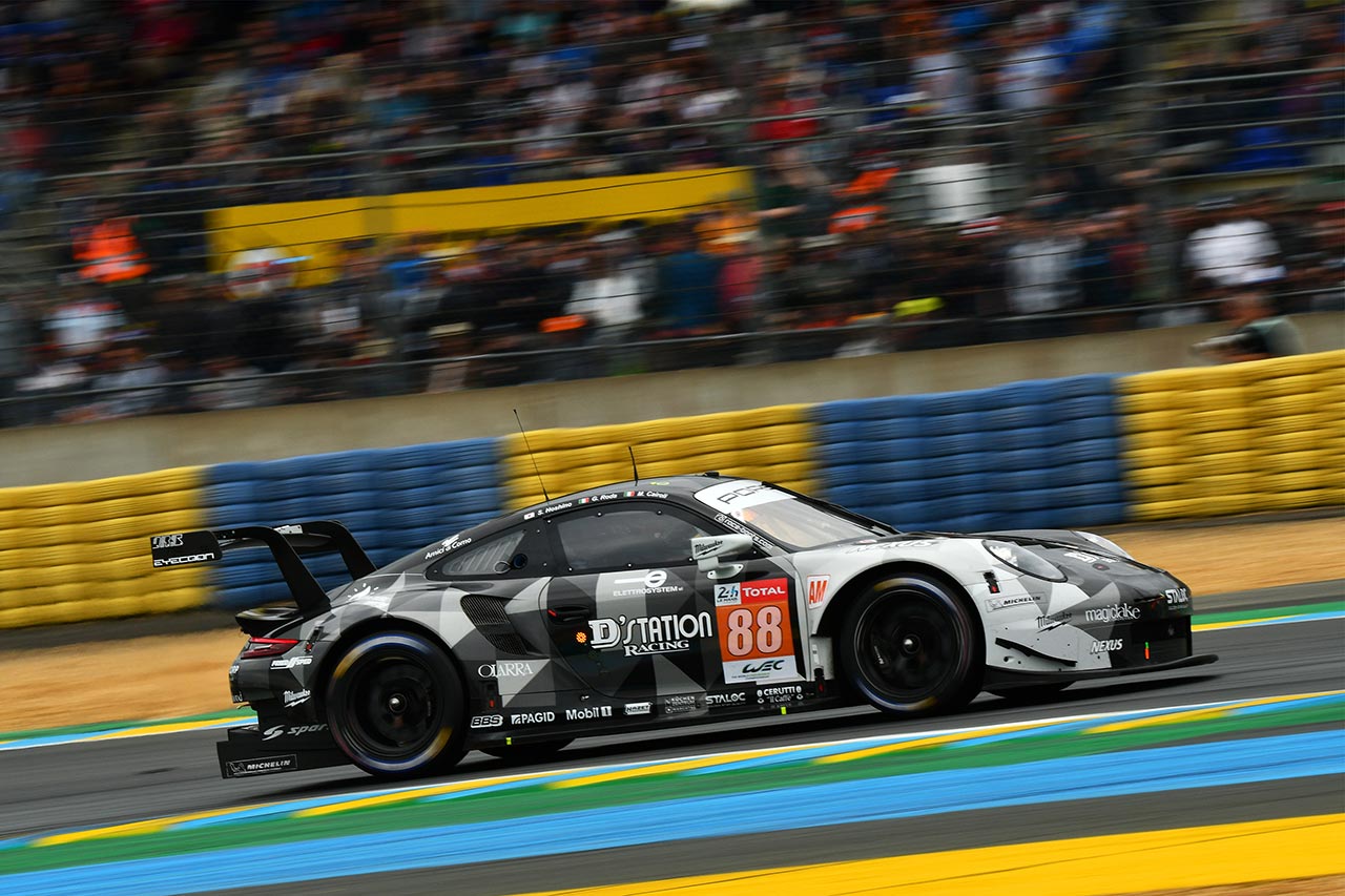 ル・マン24時間に挑んだ星野敏がドライブする88号車ポルシェ911 RSR