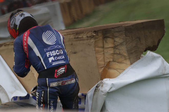 3番手走行中にダンロップコーナーで転倒を喫した長尾健吾(NCXXRACING&善光会 TEAMけんけん)
