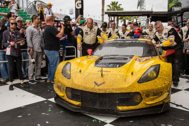 2016年デイトナ24時間レースでGTLMクラス優勝を飾ったコルベット・レーシングの4号車シボレー・コルベットC7.R