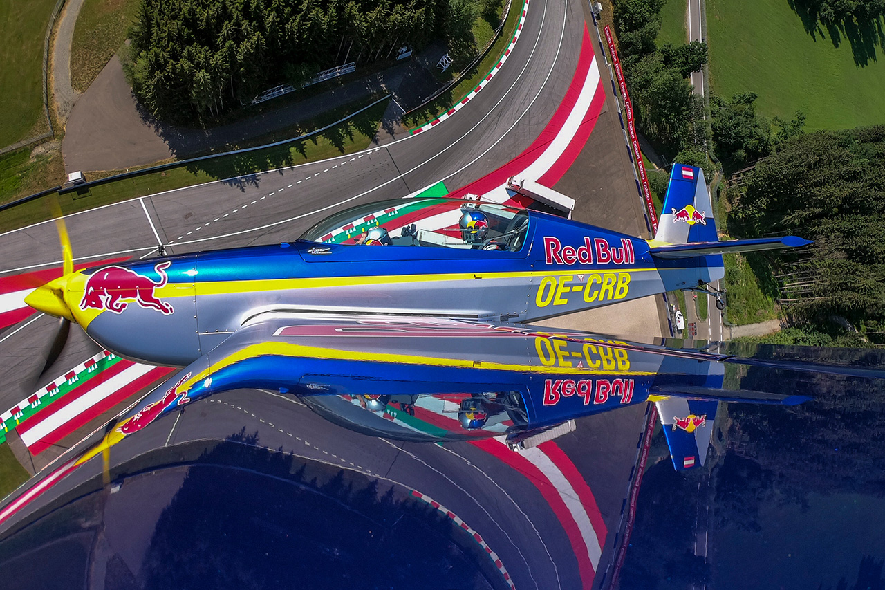 【ギャラリー】ガスリー、エアレース王者とレッドブル・リンク上空をフライト。時速400kmの世界を堪能