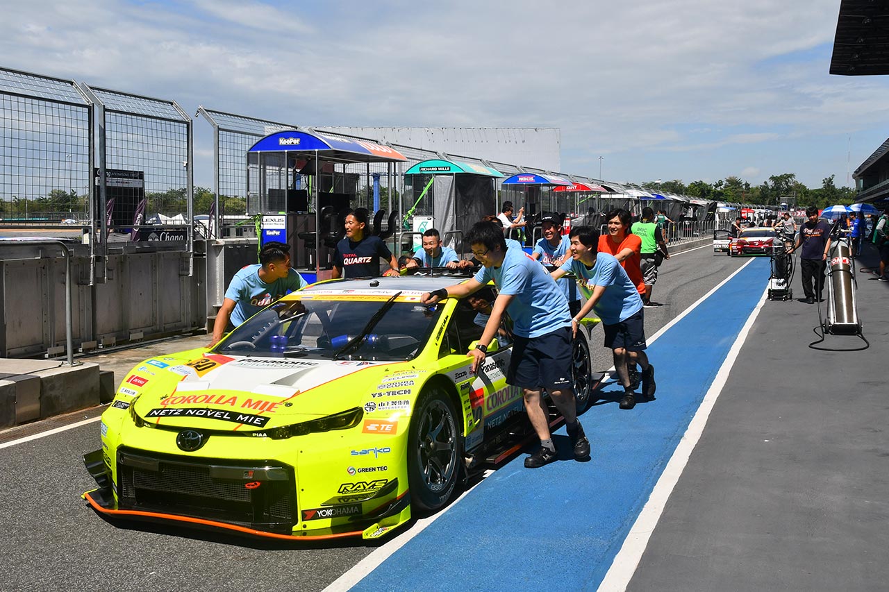 TOYOTA GR SPORTS PRIUS PHV apr GT