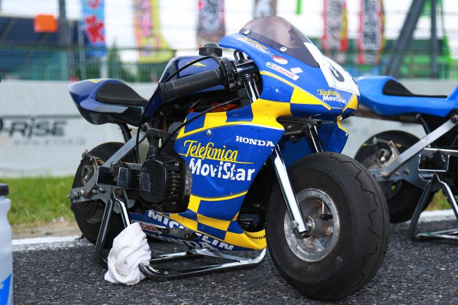 レプリカカラーを施したポケバイ