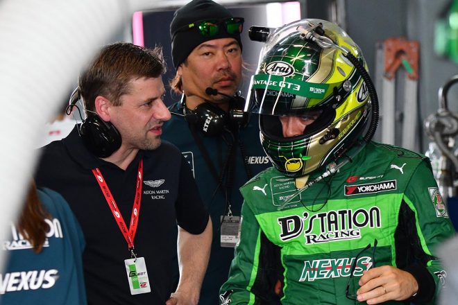 D’station Vantage GT3をドライブするジョアオ・パオロ・デ・オリベイラ(右)
