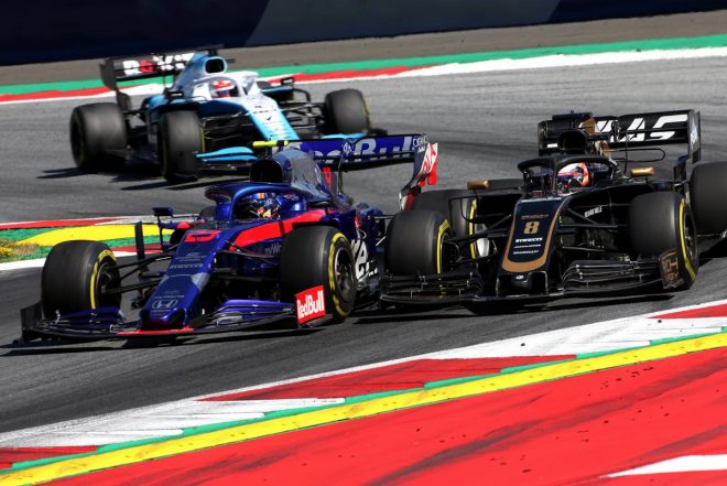 2019年F1第9戦オーストリアGP決勝　アレクサンダー・アルボンとロマン・グロージャンのバトル