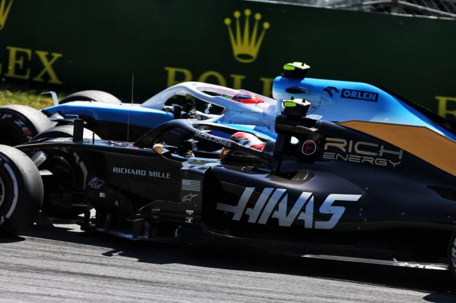 2019年F1第9戦オーストリアGP決勝　ケビン・マグヌッセンとロバート・クビサのバトル