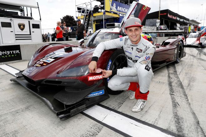 ワトキンスグレンの新レコードタイムで予選ポールポジションを獲得した77号車マツダRT24-Pのオリバー・ジャービス