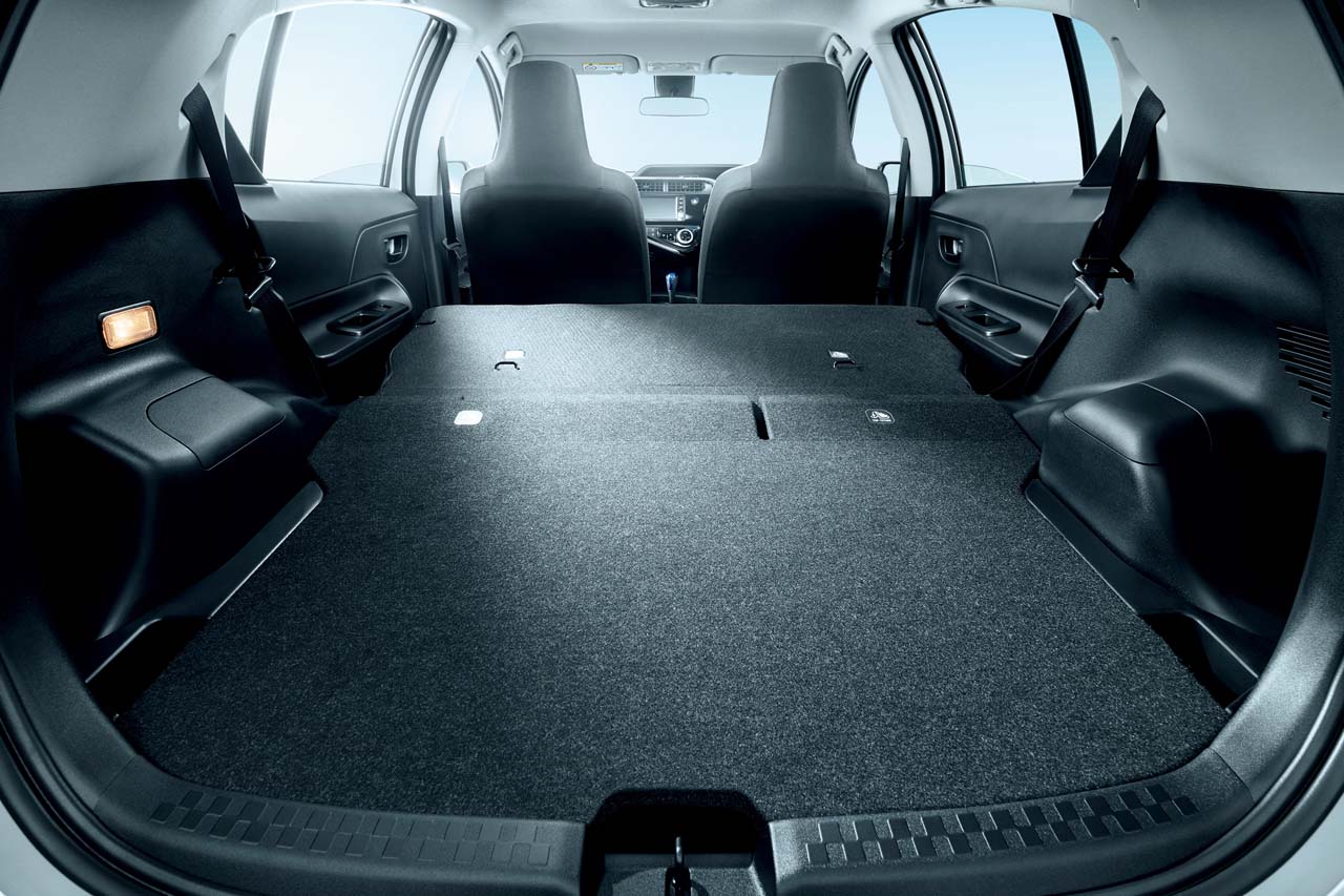 特別仕様車 S “Business Package”は荷物の積載に優れたフルフラットデッキボードを採用