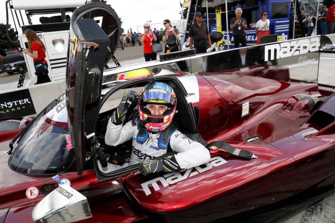 ワトキンスグレンのレコードタイムを更新して予選ポールポジションを獲得した77号車マツダRT24-Pのオリバー・ジャービス