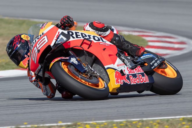 カタルーニャGP後に行われたテストでもロレンソはフロントからのスリップダウンで転倒を喫している