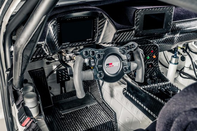 GRスープラGT4のステアリング