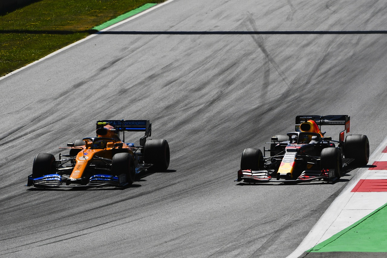 2019年F1第9戦オーストリアGP　ランド・ノリス（マクラーレン）とマックス・フェルスタッペン（レッドブル・ホンダ）のバトル