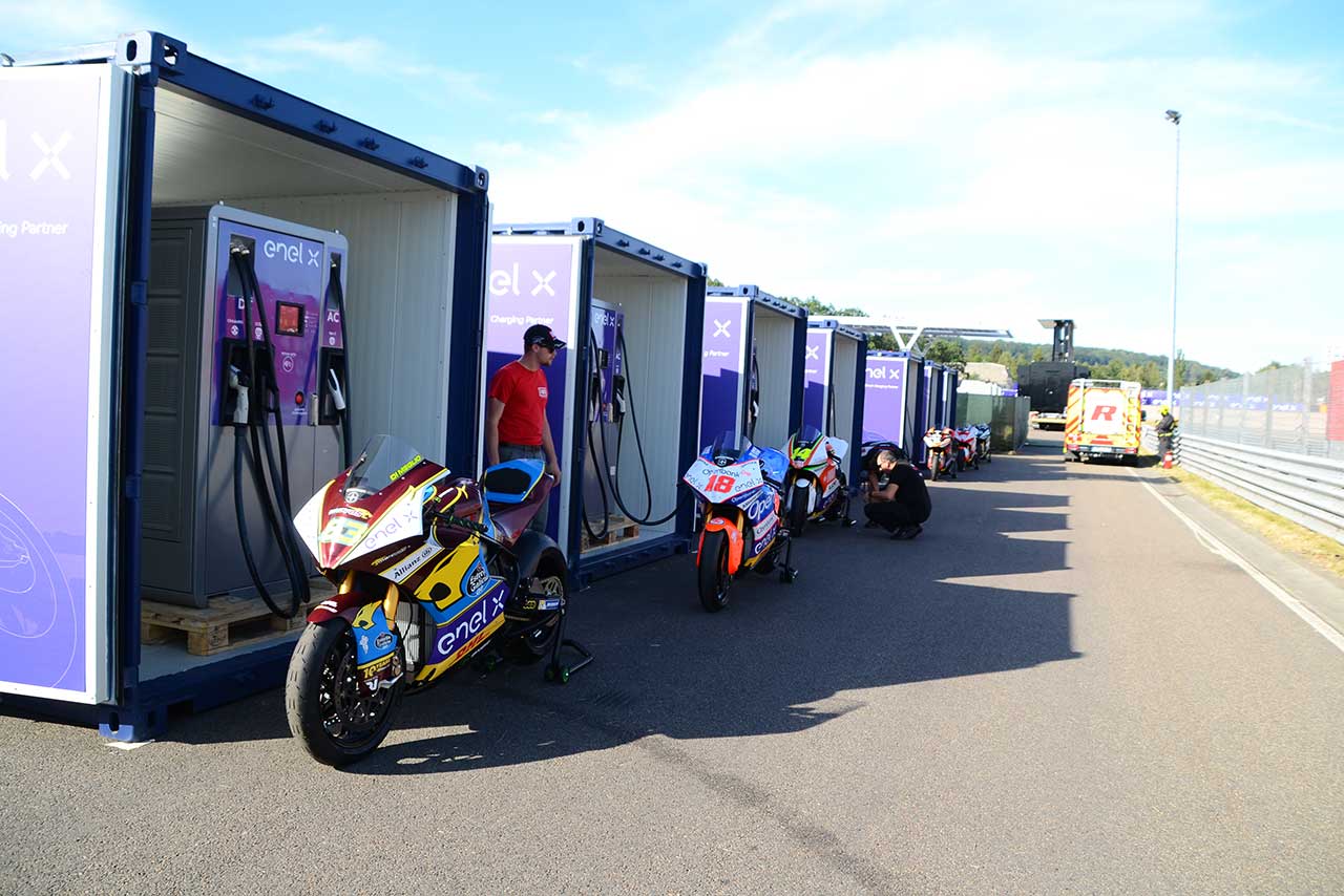 エネルジカ・エゴ・コルセの充電エリア