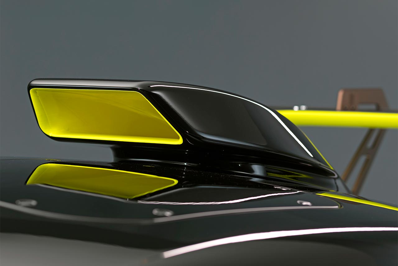 アウディR8 LMS GT2の特徴とも言えるチムニー