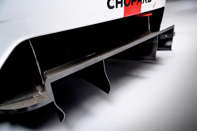 エキゾーストがなくなりすっきりとした新型ポルシェ911 RSRのディフューザー