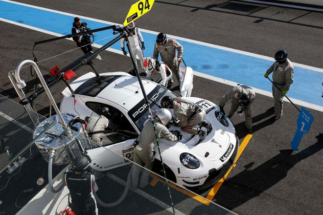 ポールリカールで開発テストを行う新型911 RSR