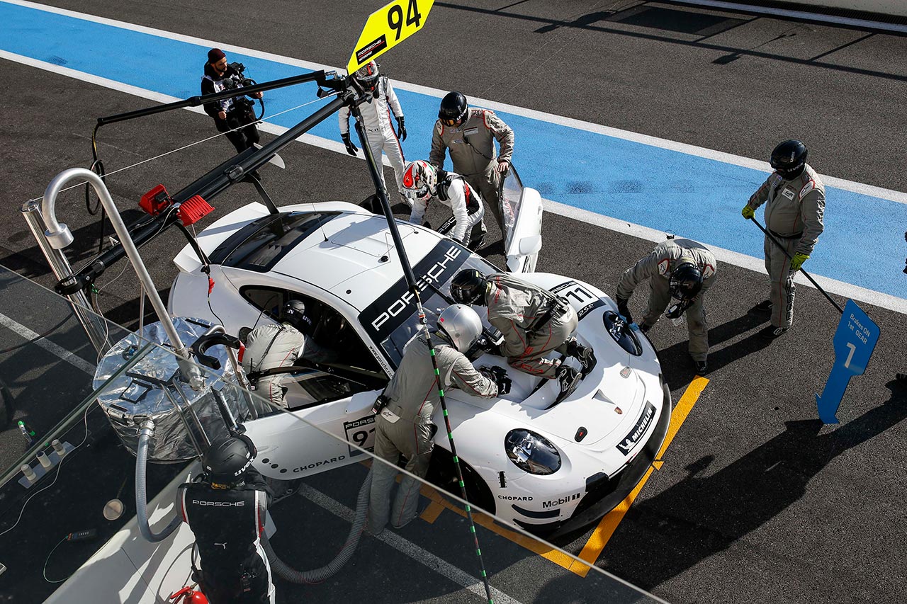 ポールリカールで開発テストを行う新型911 RSR