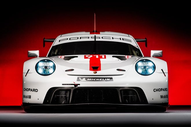 新型ポルシェ911 RSR