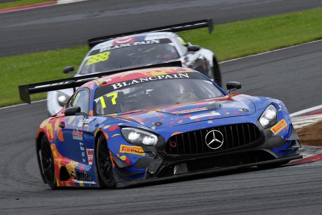 トップ争いを展開するも悔しいレースとなった横溝／ウェイ組メルセデスAMG