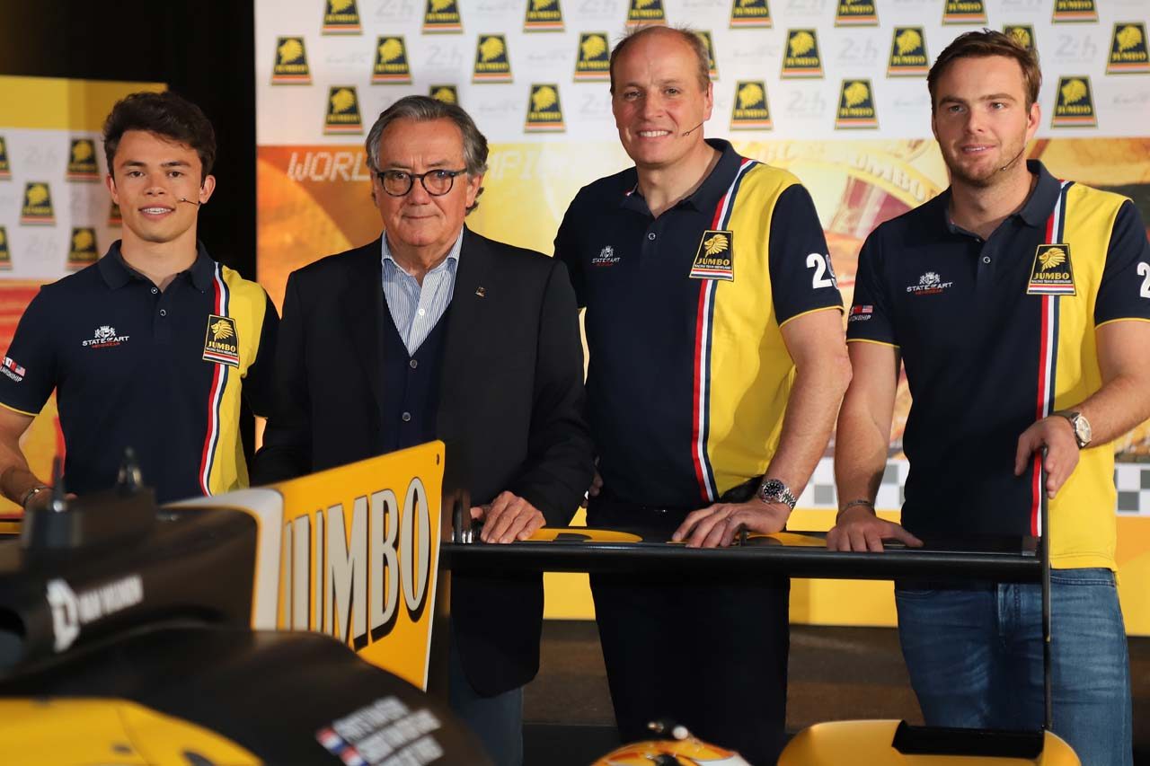 2019／20年シーズンの体制発表会に登場した（左から）ニック・デ・フリース、ジャンカルロ・ミナルディ、フリッツ・バン・イアード、ギド・バン・デル・ガルデ