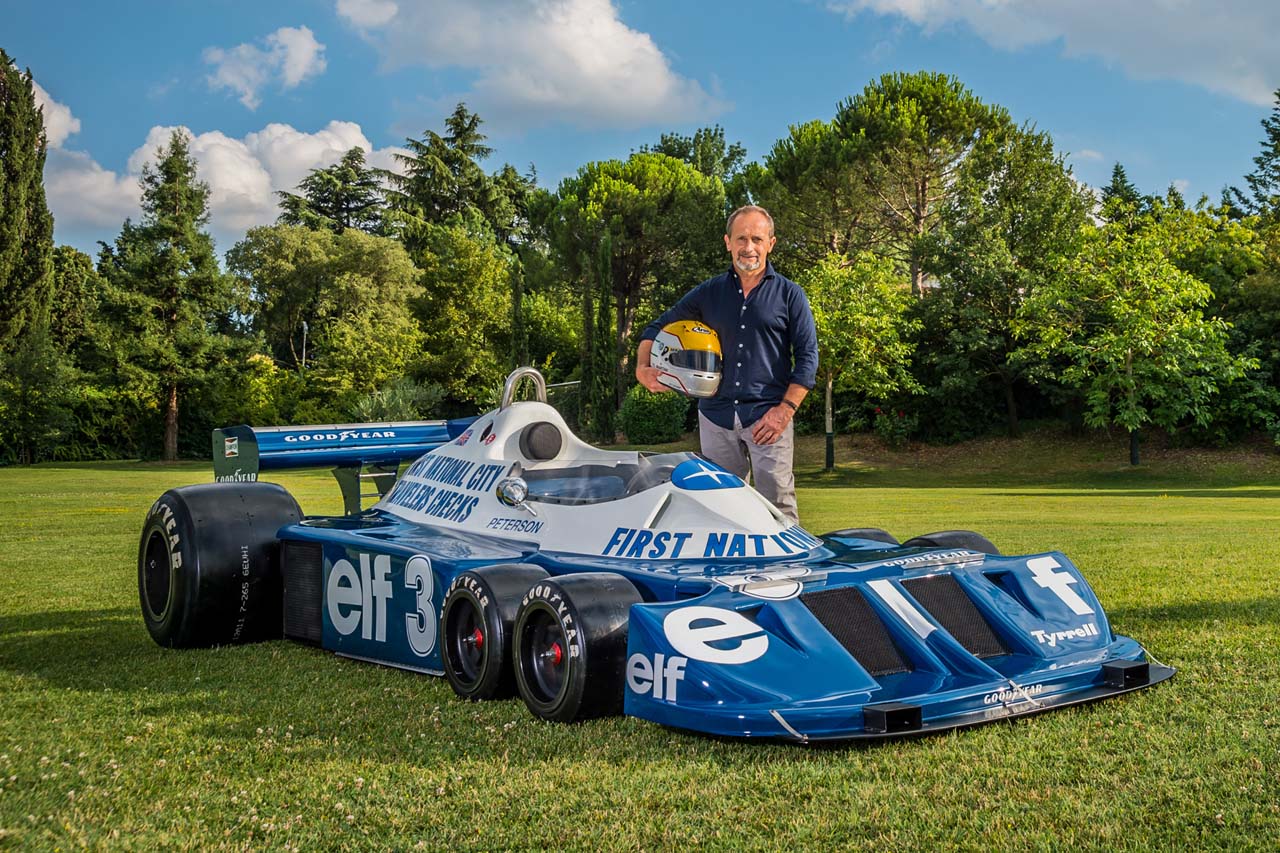 ティレルP34とオーナーの“ミスター・ミナルディ”ことピエルルイジ・マルティニ