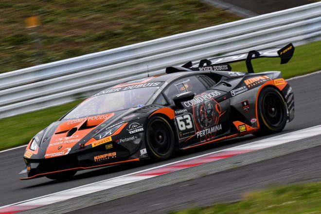 ランボルギーニ・ウラカン・スーパートロフェオを駆る笠井崇志