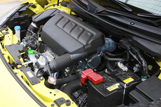 1.4リッター直列4気筒DOHCターボ　ブースタージェットエンジン