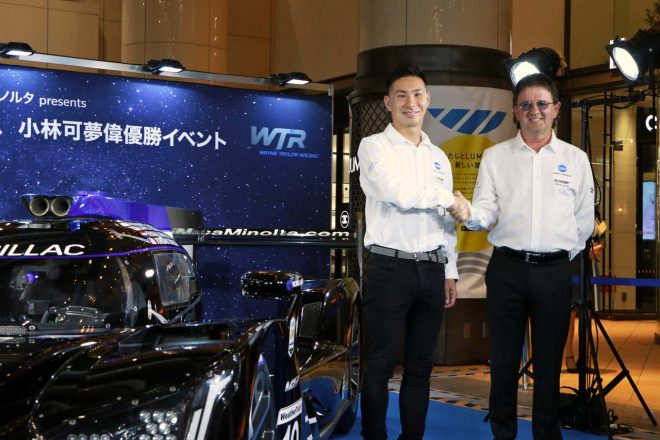 イベントに登場した小林可夢偉とこの日のために来日したウェイン・テイラー