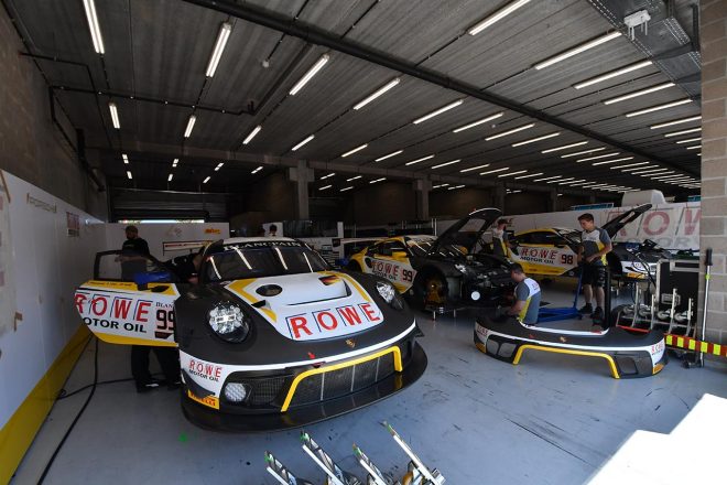 ローヴェは3台の新型ポルシェ911 GT3 Rを揃えてます。ポルシェワークスもたくさん乗ります。
