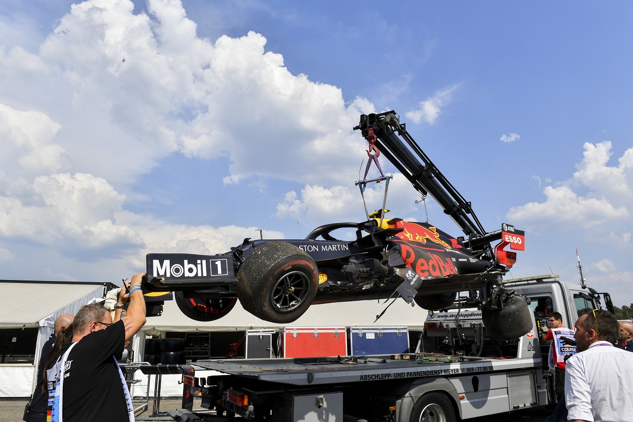 2019年F1第11戦ドイツGP金曜FP2　ピエール・ガスリーのクラッシュで破損したレッドブルRB15