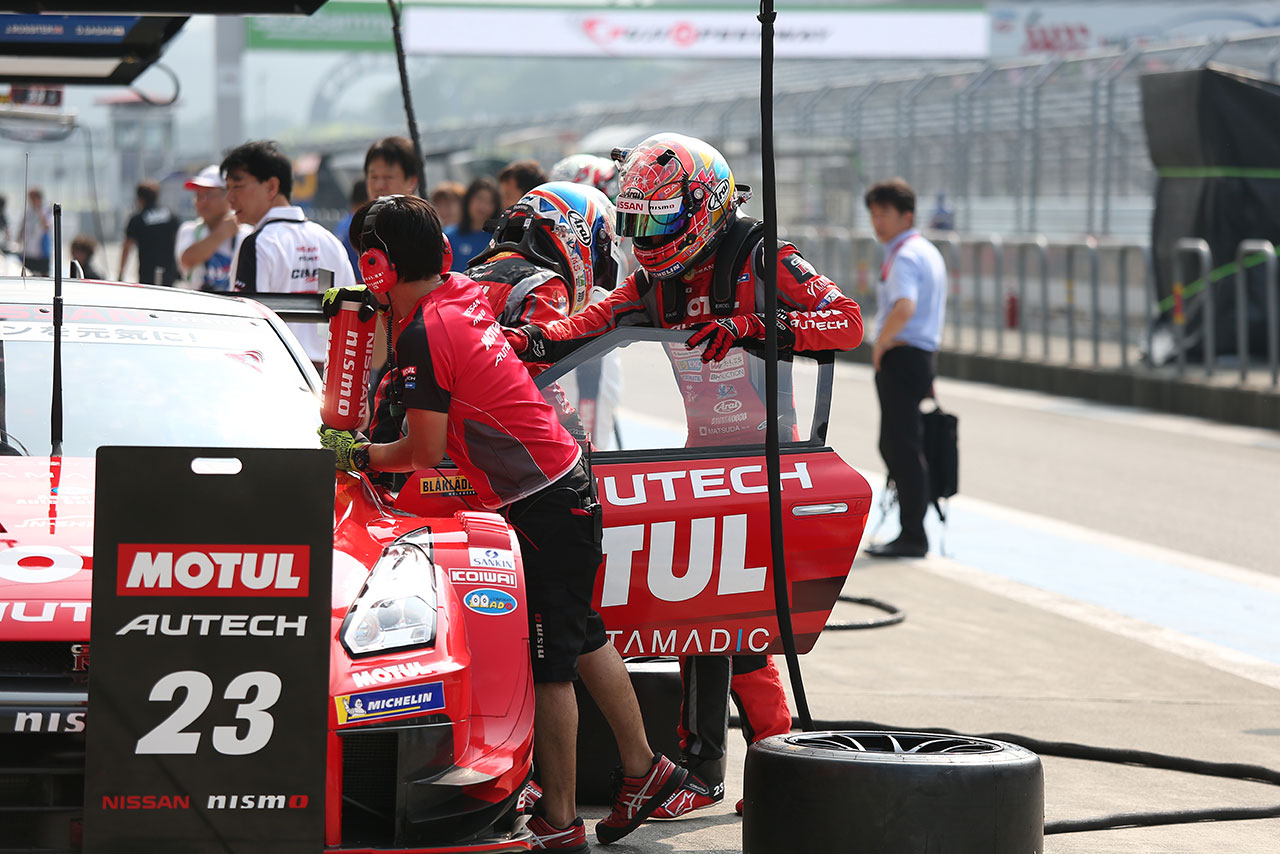 MOTUL AUTECH GT-R