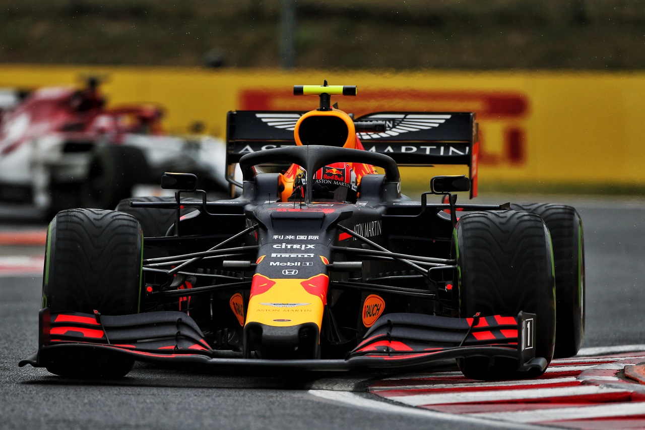 2019年F1第12戦ハンガリーGP金曜　インターミディエイトタイヤで走行するピエール・ガスリー（レッドブル・ホンダ）