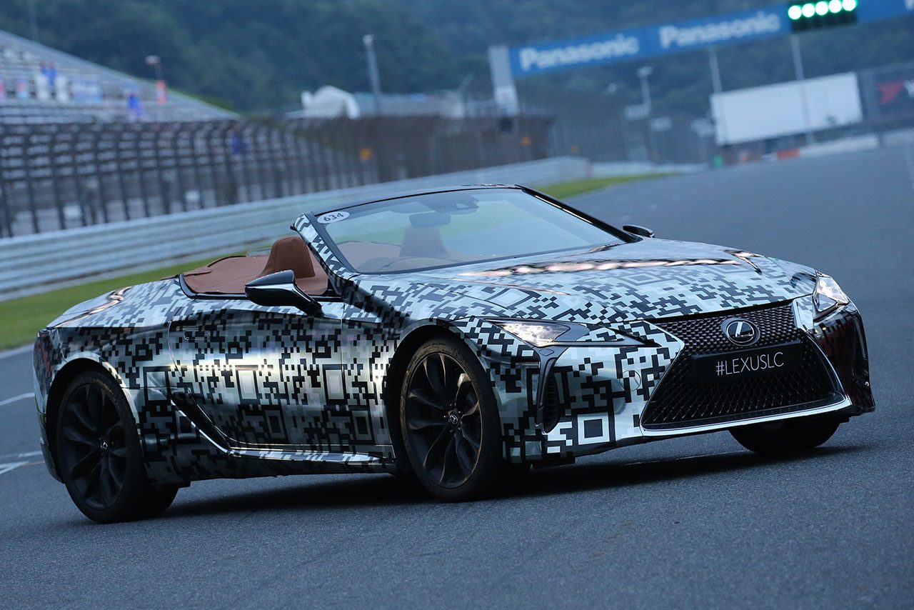 レクサスLcコンバーチブルモデルのプロトタイプ。具体的な車名や性能などは後日発表される | レクサスLcのコンバーチブルモデルのプロト車が日本凱旋。スーパーGt第5戦富士でパレードランの画像・写真(4)  | Autosport Web