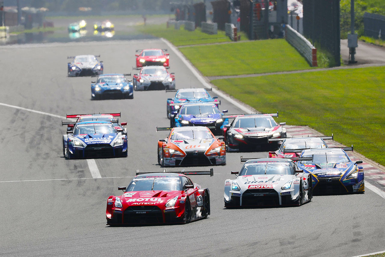 2019スーパーGT第5戦富士、GT500クラスはMOTUL AUTECH GT-Rを先頭に1コーナーへ