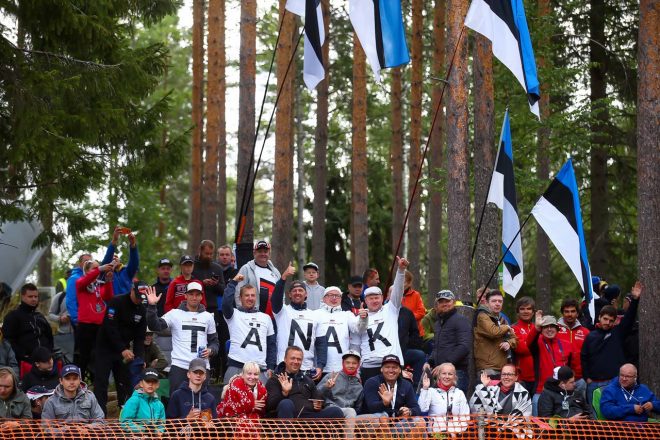 ラリー・フィンランドにはタナク応援するファンが多数来訪する