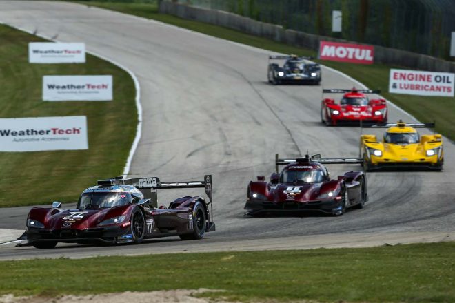 マツダチーム・ヨーストの77号車、55号車マツダRT24-P