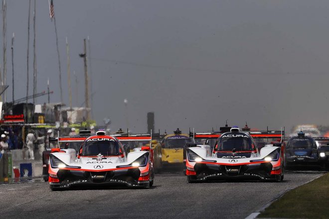 アキュラ・チーム・ペンスキーの6号車、7号車アキュラARX-05