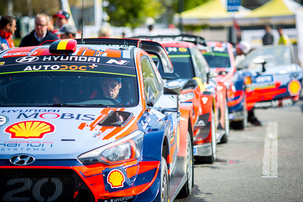 2019年、ヒュンダイは3台のi20クーペWRCを投入してシリーズを戦っている