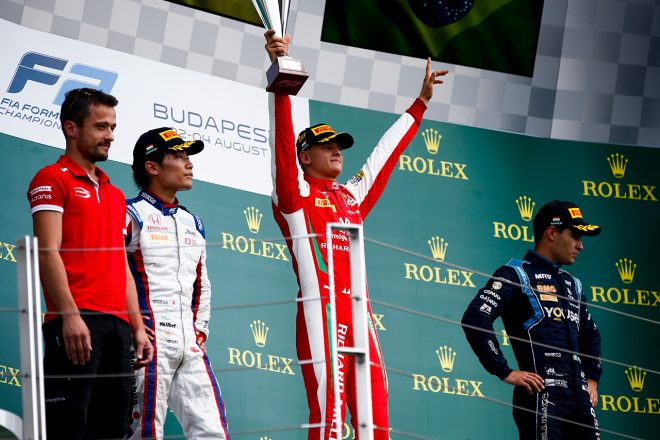 FIA-F2第8戦ハンガリー レース2　表彰台