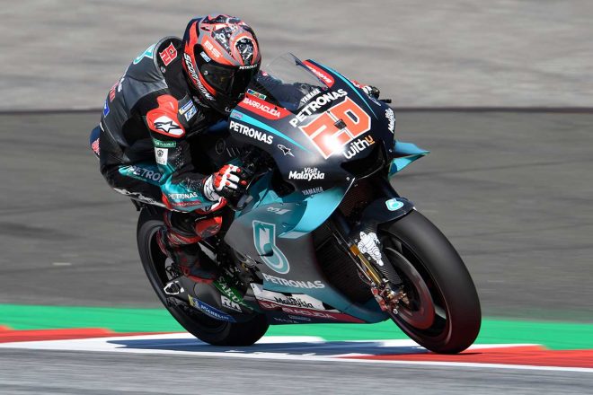 カーボン製フロントフォークで走行を行ったクアルタラロ