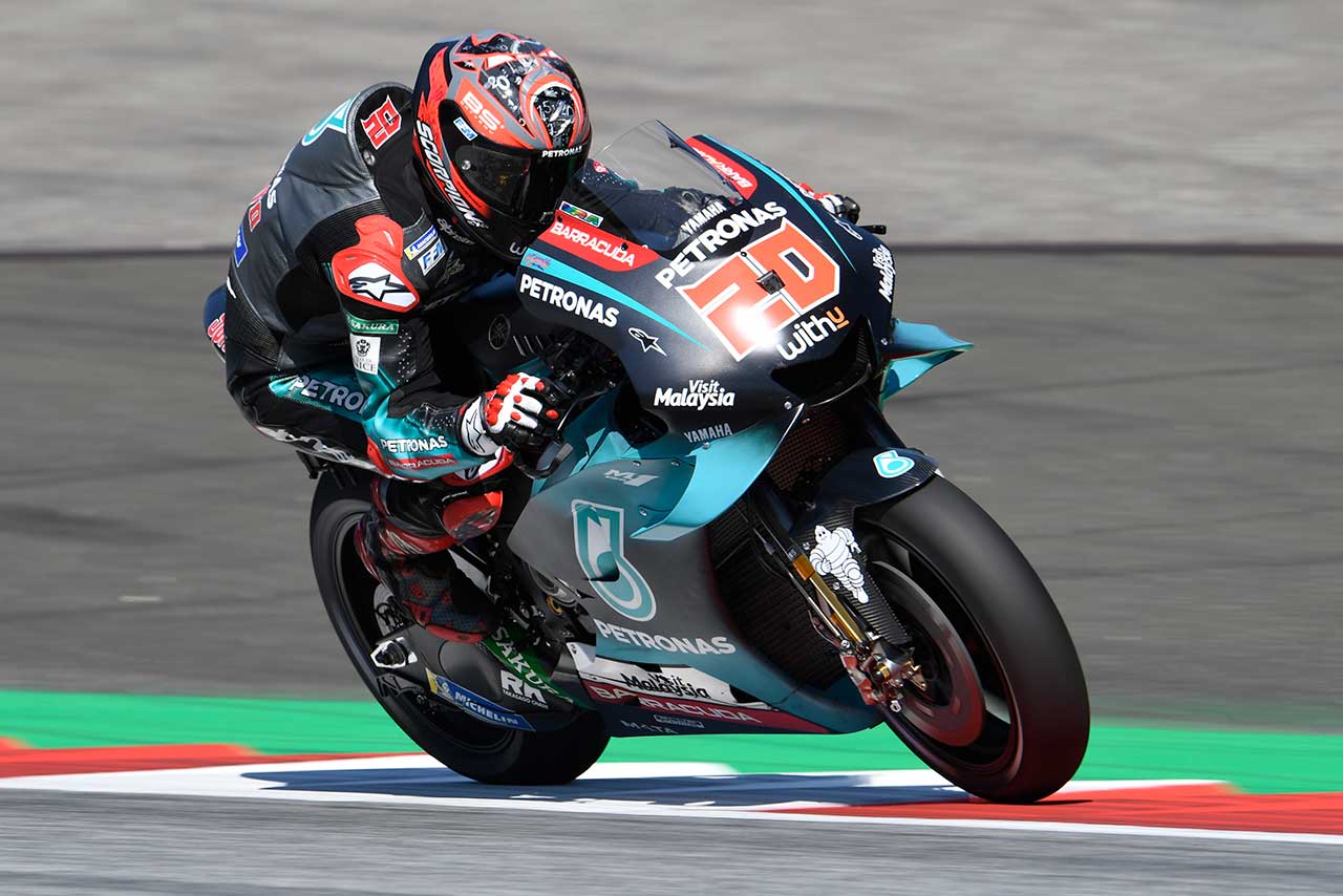 カーボン製フロントフォークで走行を行ったクアルタラロ