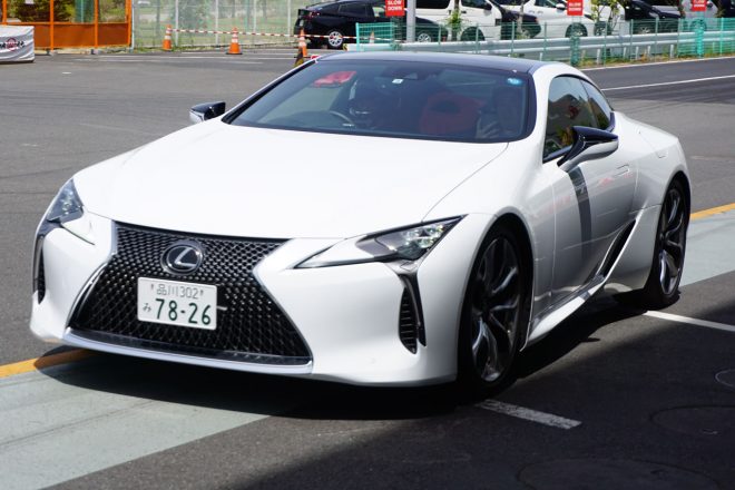 レクサス同乗体験の様子