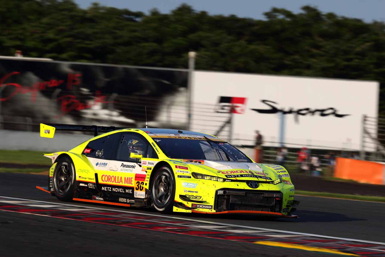 TOYOTA GR SPORT PRIUS PHV apr GT（永井宏明／織戸学）