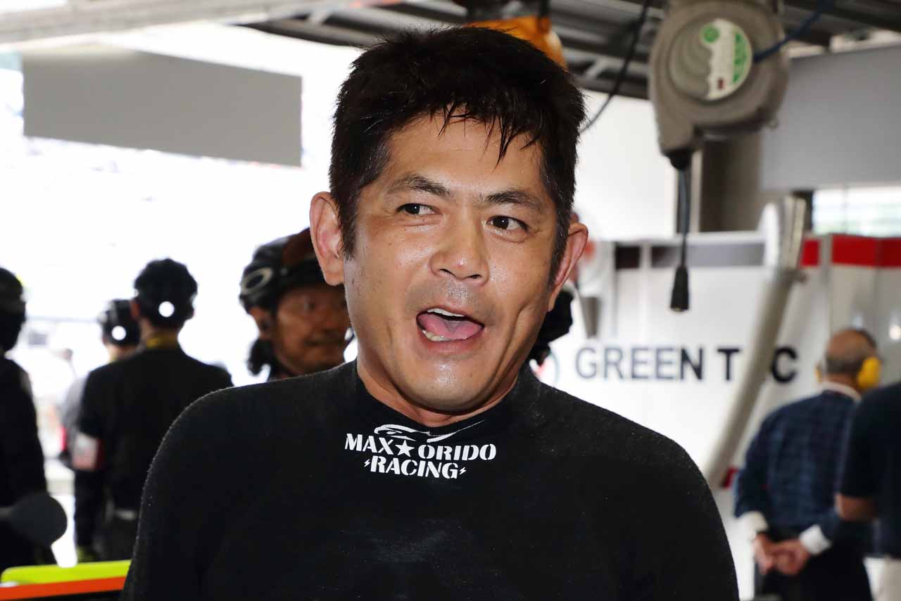 織戸学（TOYOTA GR SPORT PRIUS PHV apr GT）